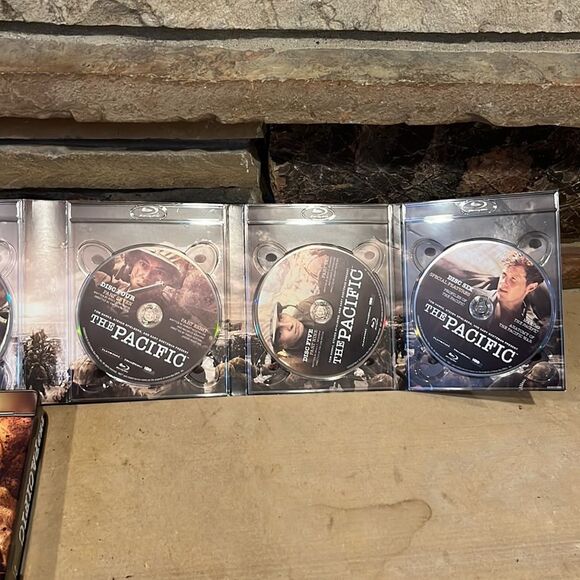 HBO The Pacific Blu-ray Six-Disc Set with Metal Case - Picture 4 of 4